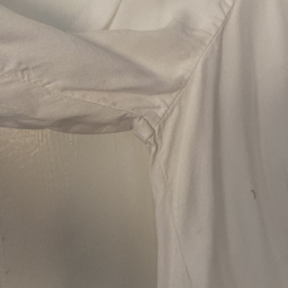 High low button down blouse. - Picture 3 of 4